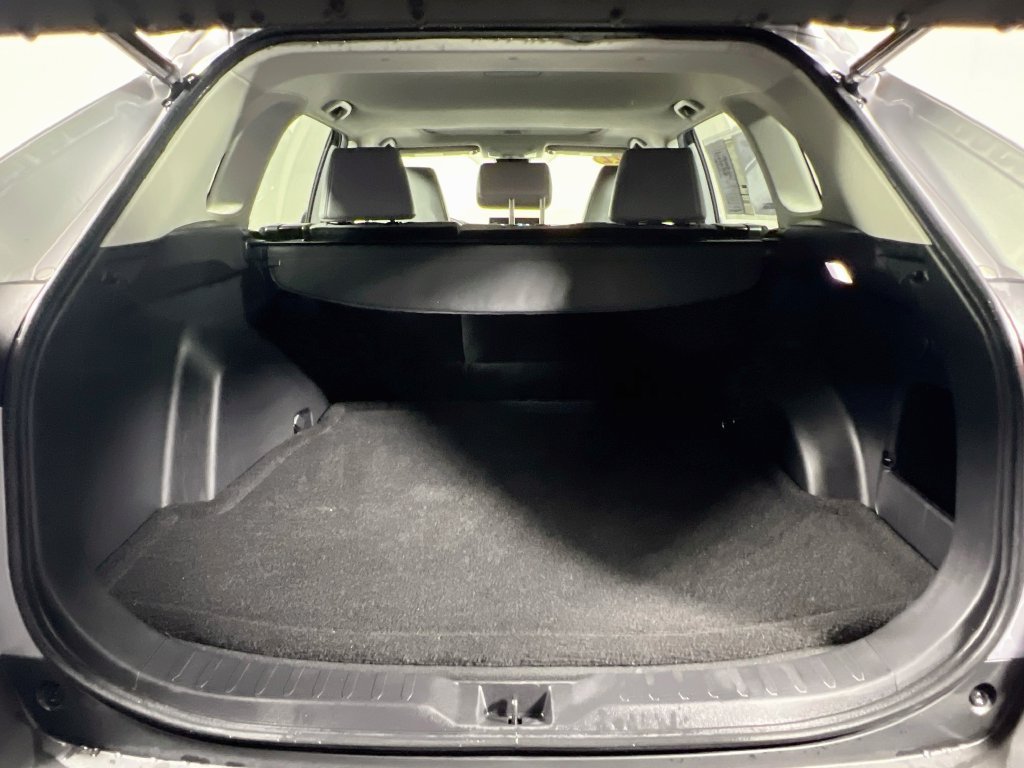 Used 2022 Toyota RAV4 XLE Premium FWD image 30