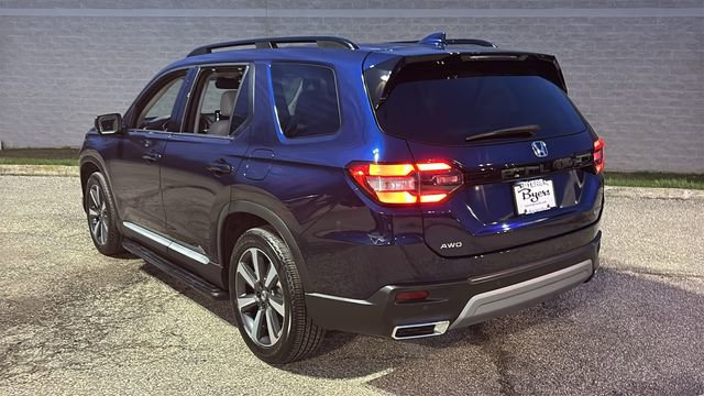 Used 2023 Honda Pilot Touring image 4