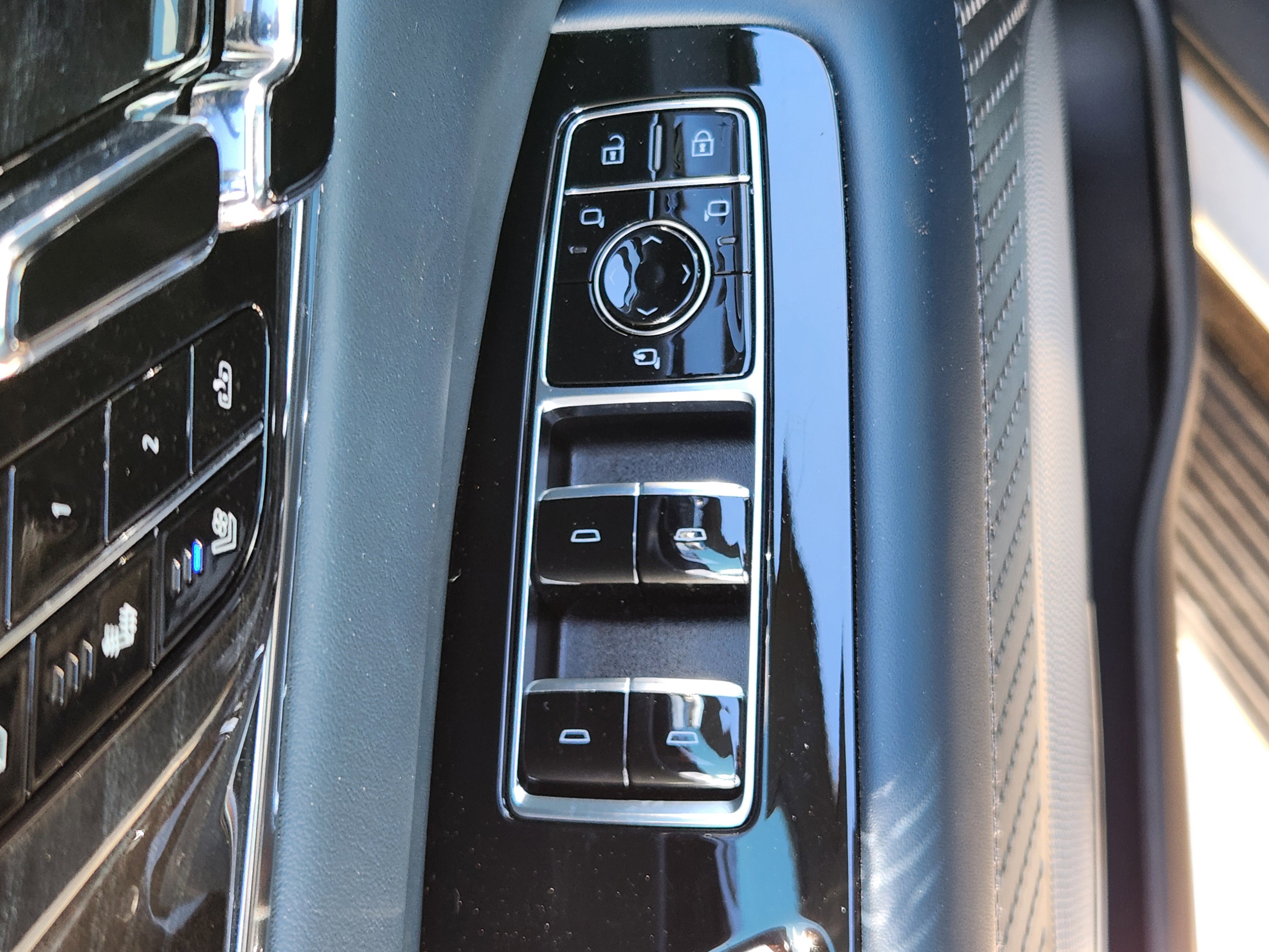 New 2025 Cadillac Escalade IQ Luxury 2 image 21