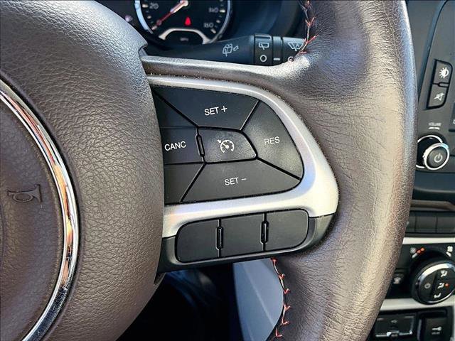 Used 2017 Jeep Renegade Limited image 17