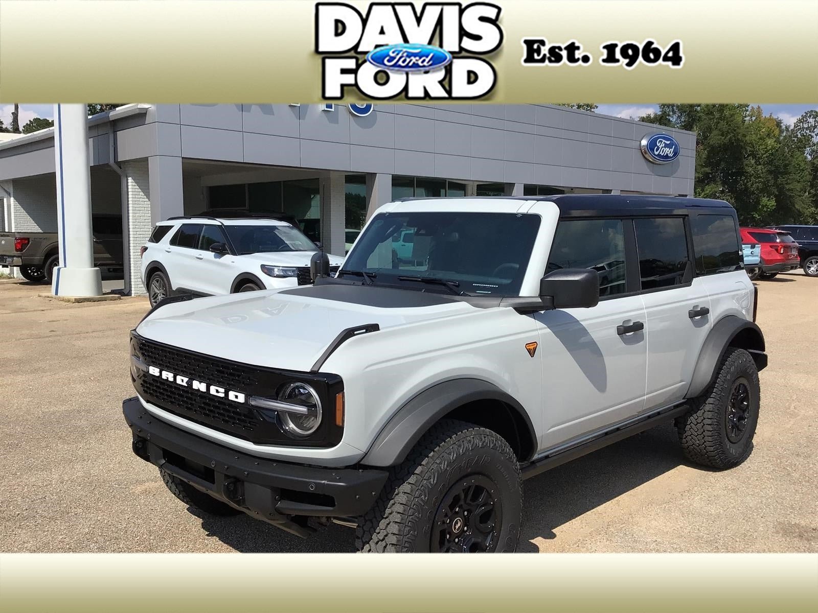 New 2026 Ford Bronco Badlands AWD/4WD video 1