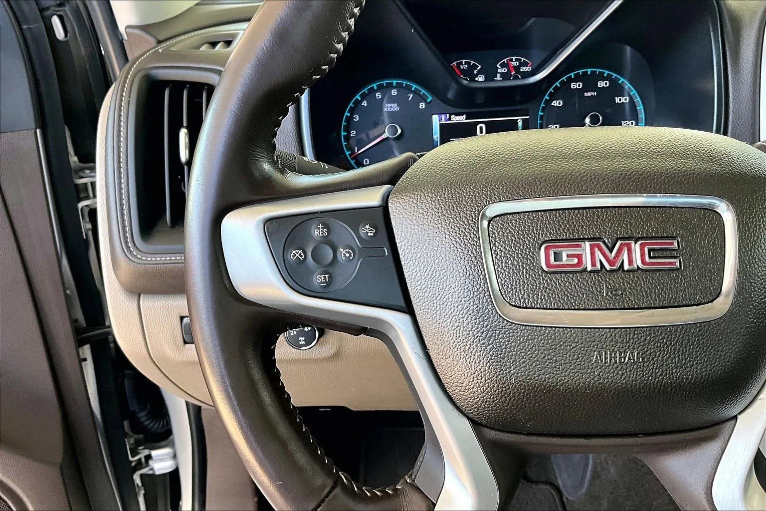 Used 2018 GMC Canyon SLE w/ SLE Convenience Package AWD/4WD image 11