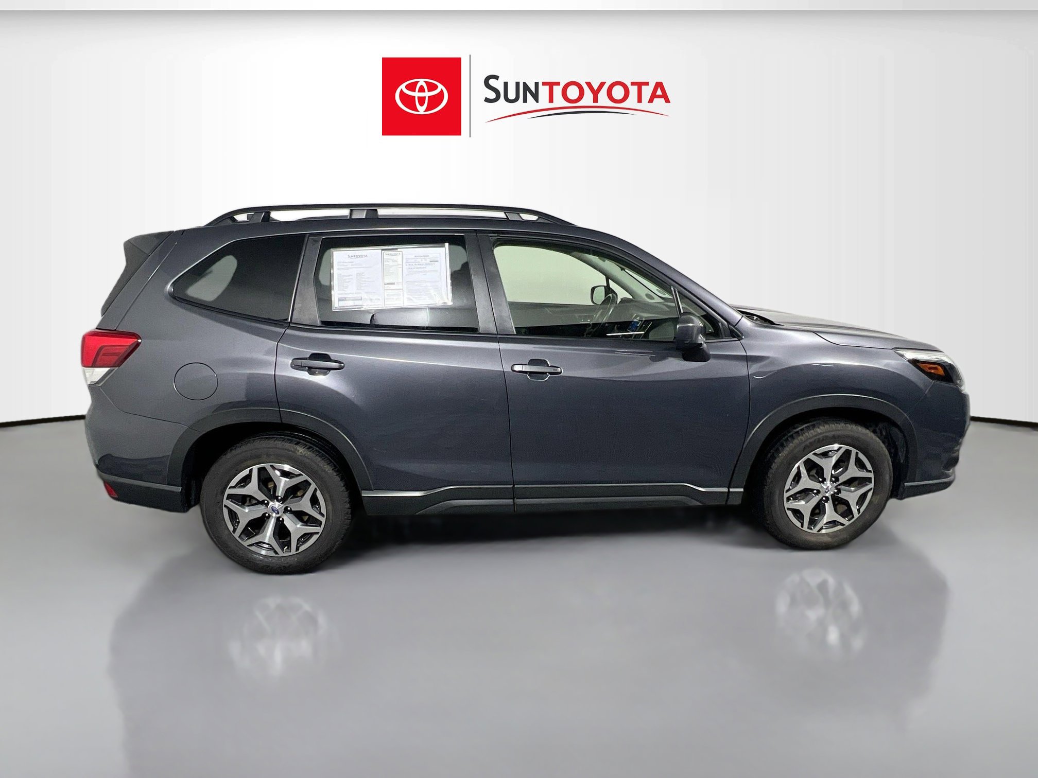 Used 2022 Subaru Forester Premium image 2