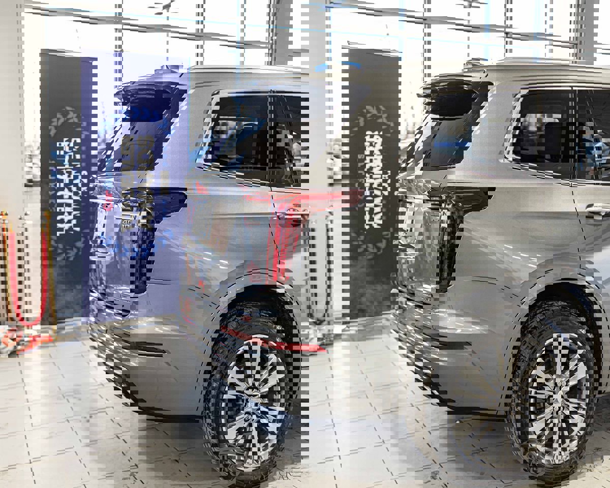 Used 2022 Cadillac XT6 Premium Luxury image 12