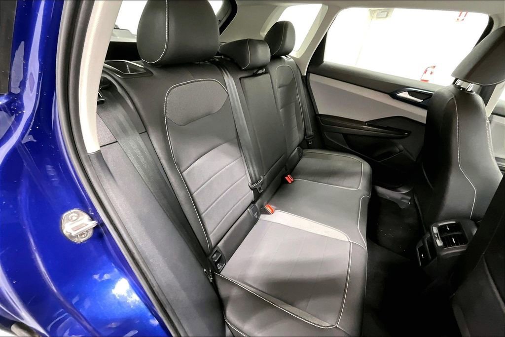 Used 2024 Volkswagen Taos SE image 36
