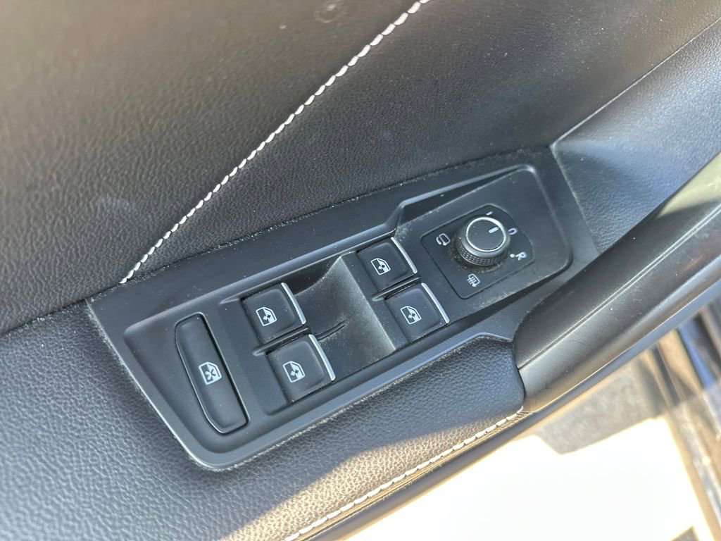 Used 2022 Volkswagen Tiguan SEL R-Line AWD/4WD image 44