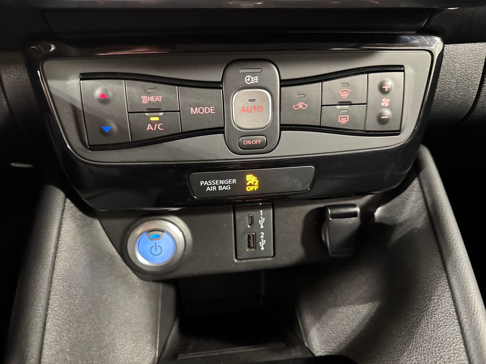 Used 2020 Nissan Leaf SV w/ SV Technology Package FWD image 23