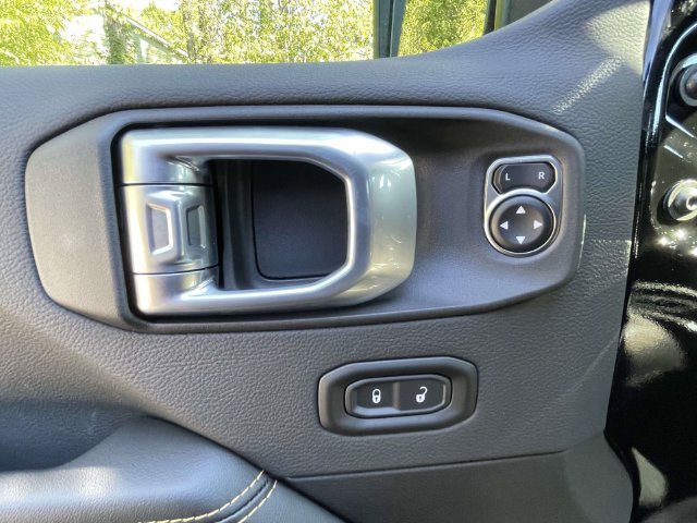 New 2027 Jeep Wrangler Unlimited Sahara AWD/4WD image 19