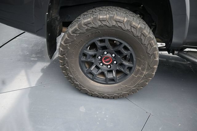 Used 2022 Toyota 4Runner TRD Off-Road Premium w/ Moonroof Package AWD/4WD image 16
