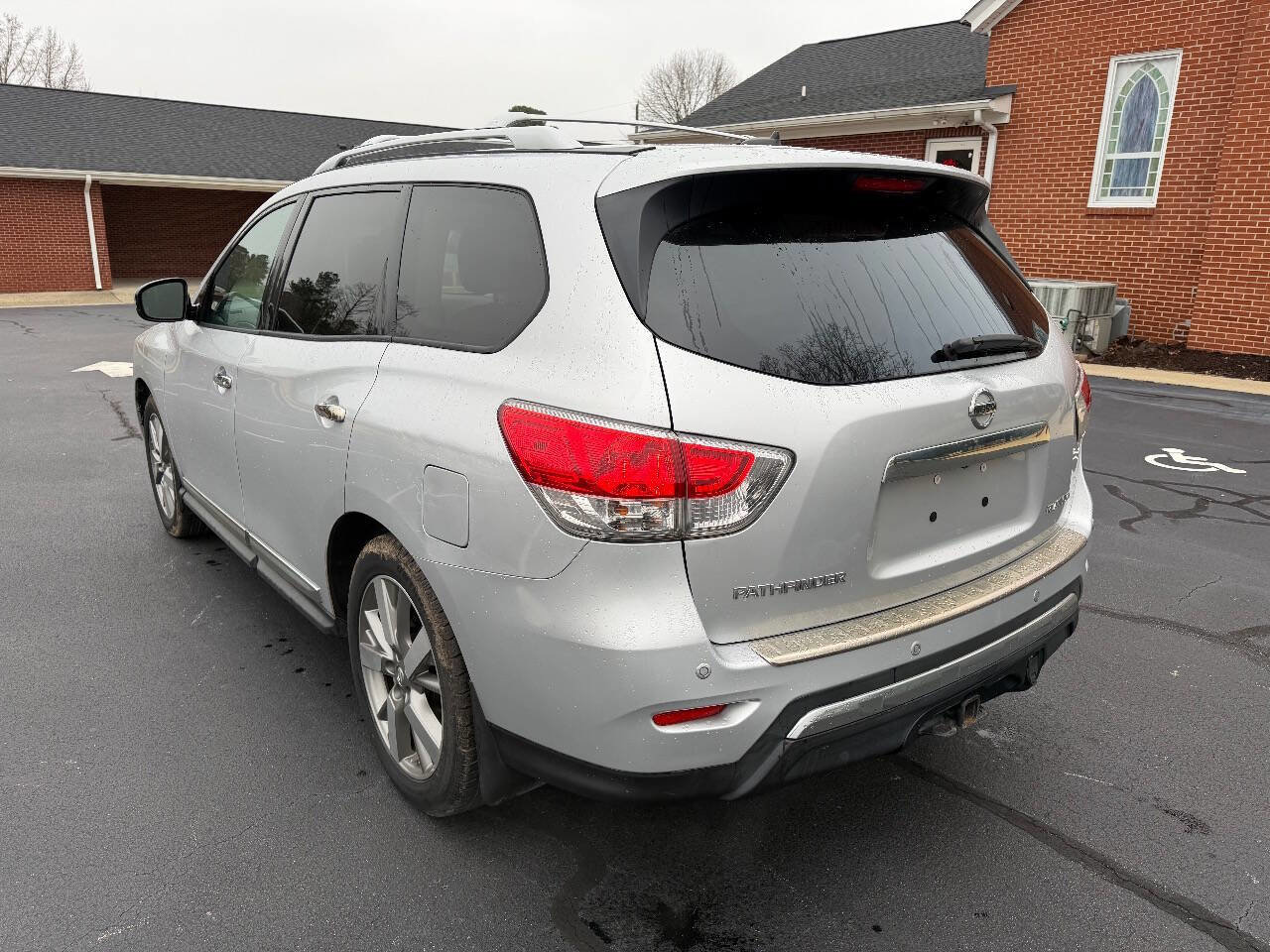 Used 2014 Nissan Pathfinder Platinum w/ Platinum Premium Package image 5