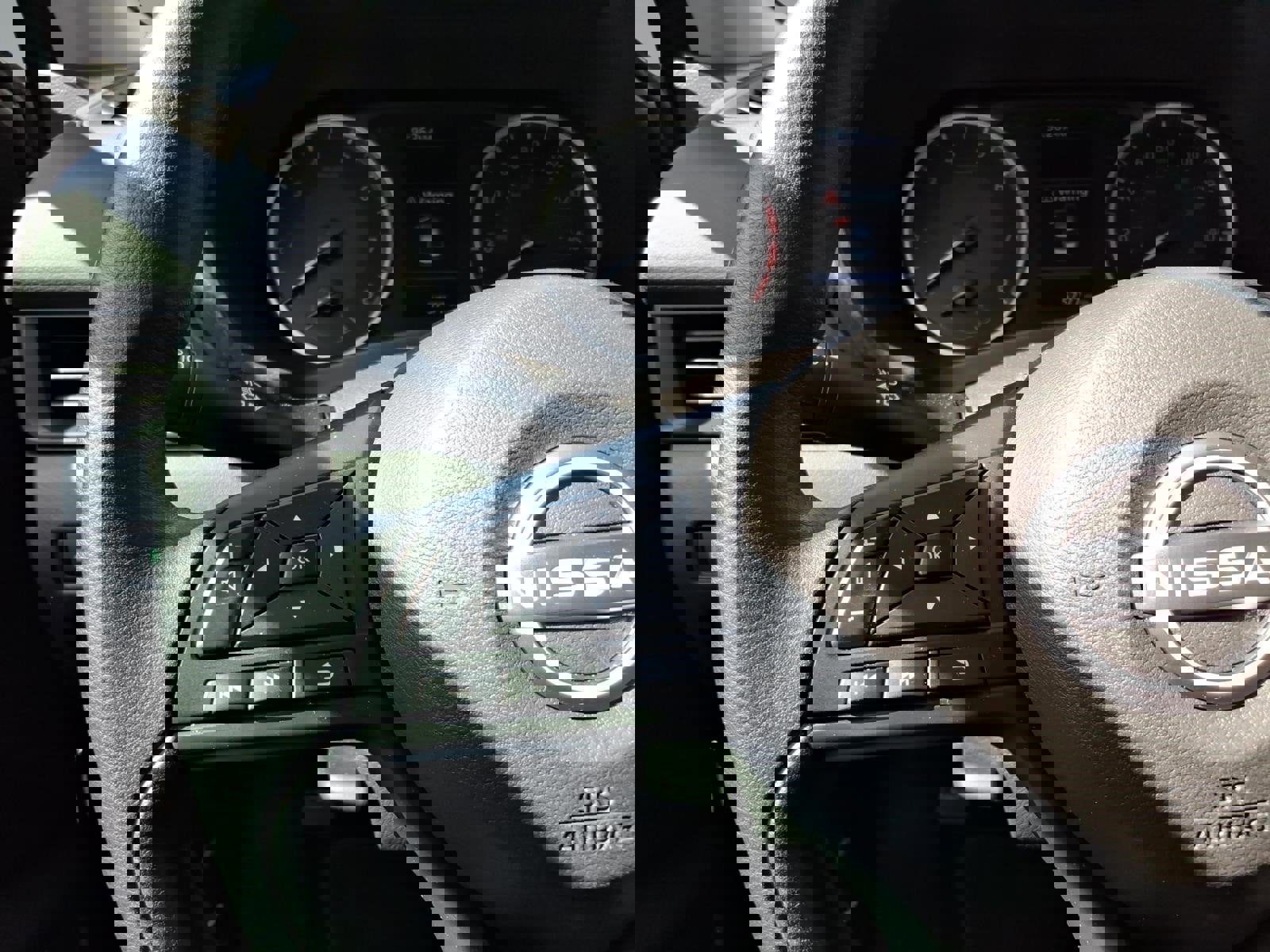 Used 2025 Nissan Sentra S image 13