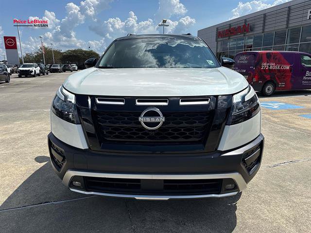 Used 2024 Nissan Pathfinder Rock Creek AWD/4WD image 2