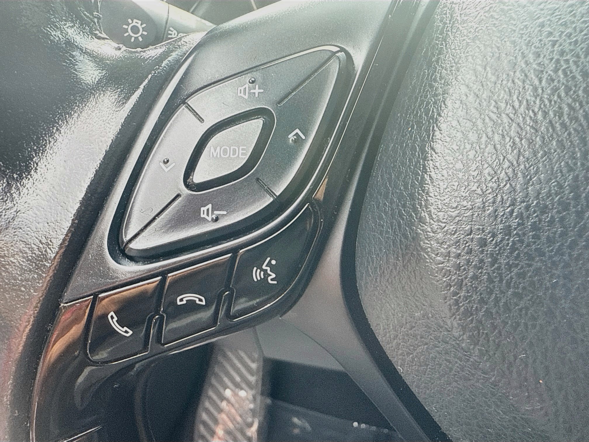 Used 2021 Toyota C-HR XLE FWD image 36