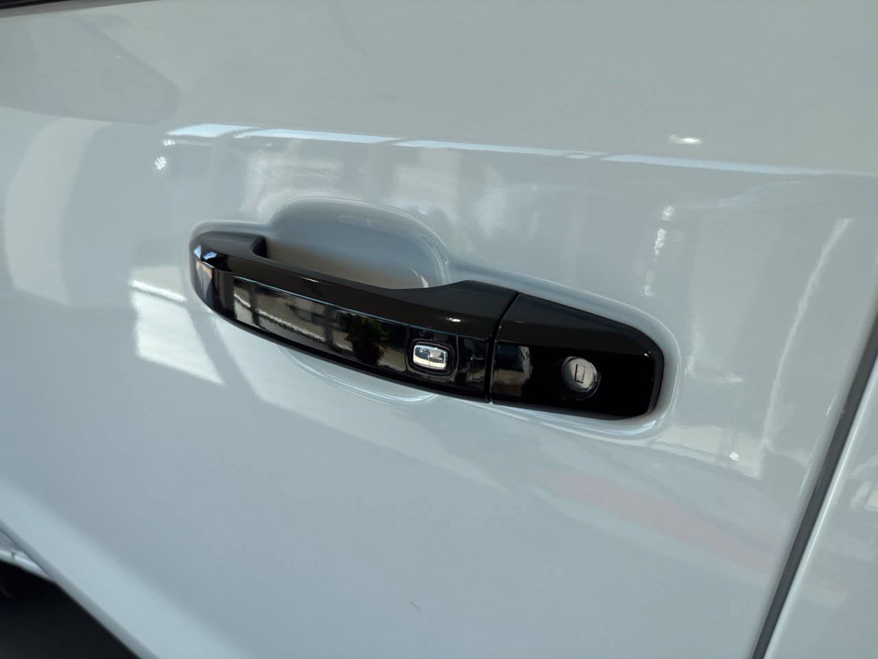 Used 2022 Chevrolet Silverado 1500 RST w/ Redline Edition AWD/4WD image 11