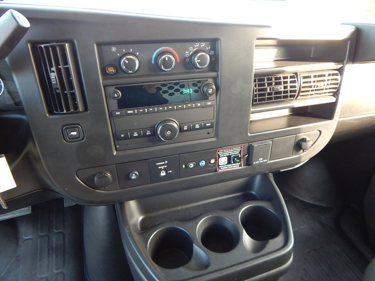 Used 2025 Chevrolet Express 2500 w/ Driver Convenience Package image 23