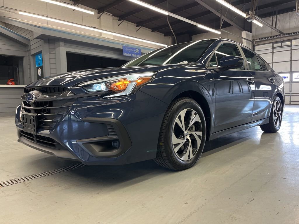Used 2025 Subaru Legacy Premium image 3