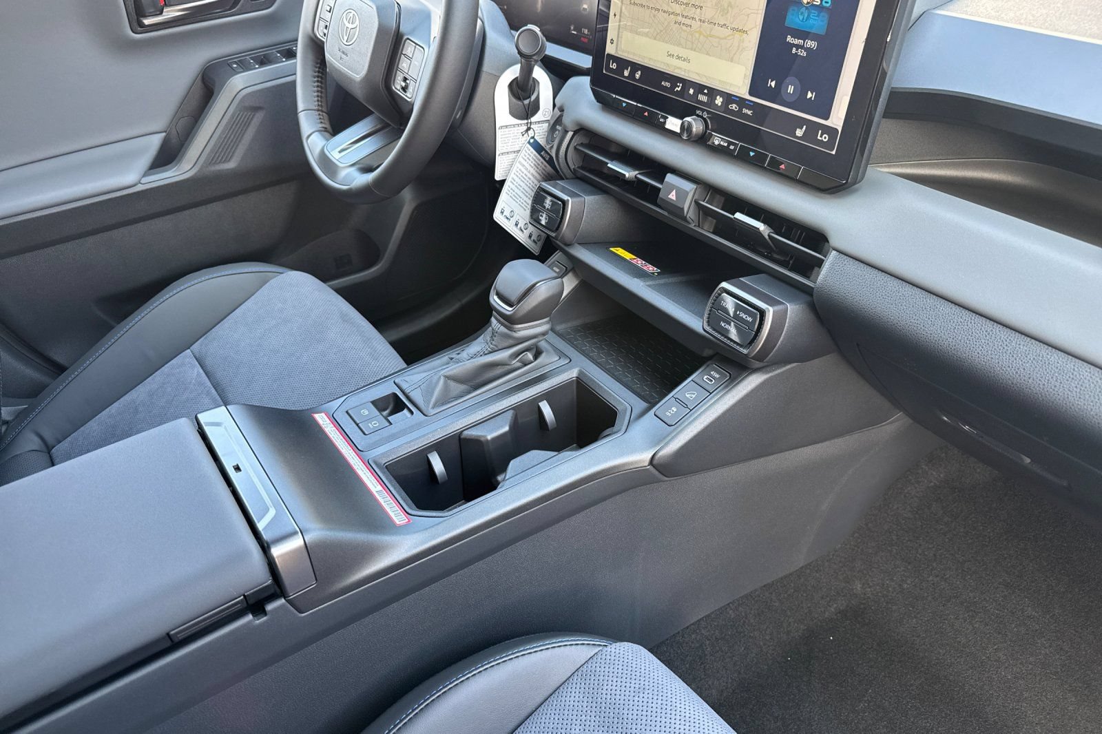 New 2026 Toyota RAV4 XSE AWD/4WD image 18