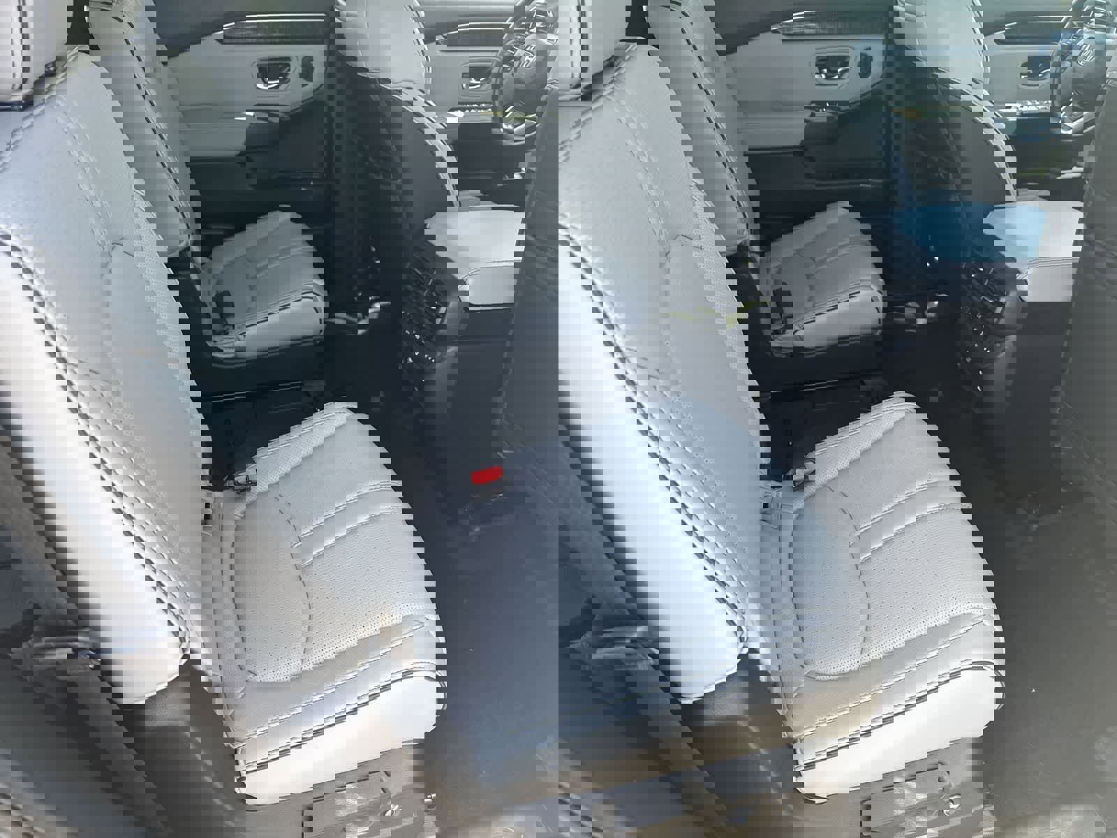 Used 2025 Honda Pilot Elite image 13