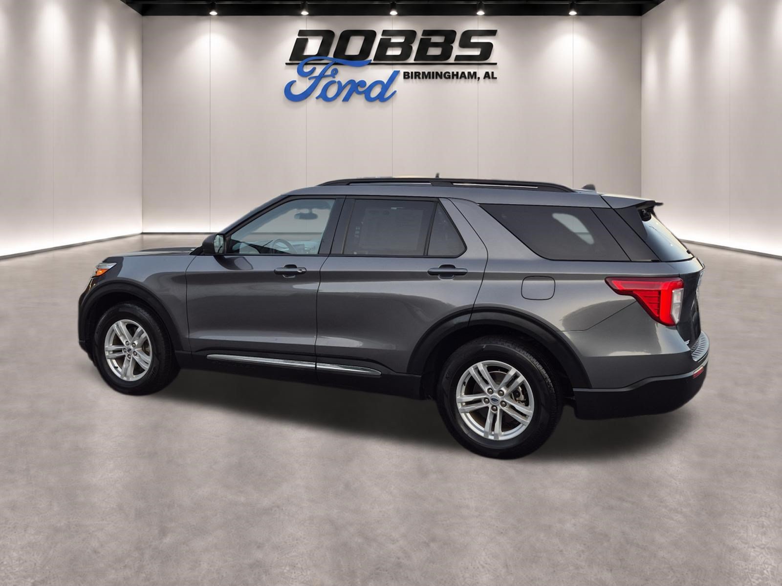 Certified 2024 Ford Explorer XLT RWD image 5