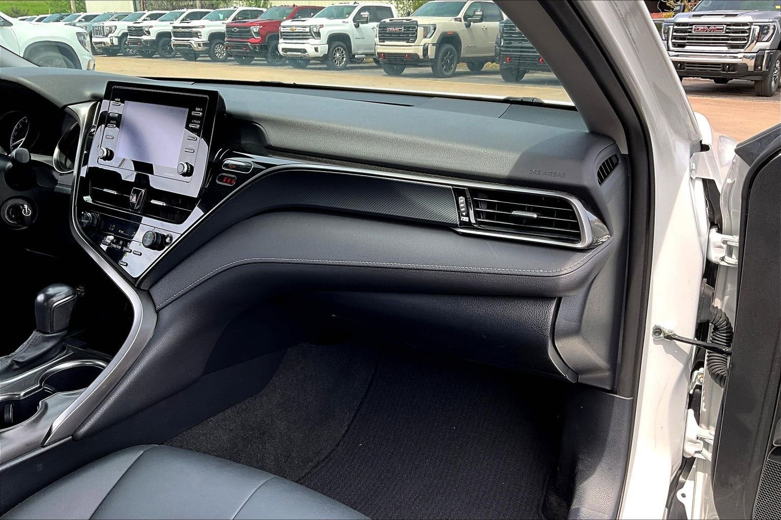 Used 2023 Toyota Camry SE image 16