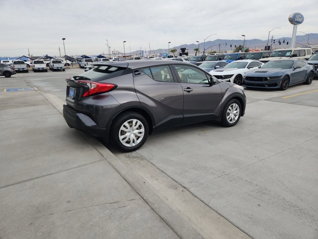 Used 2021 Toyota C-HR XLE image 5