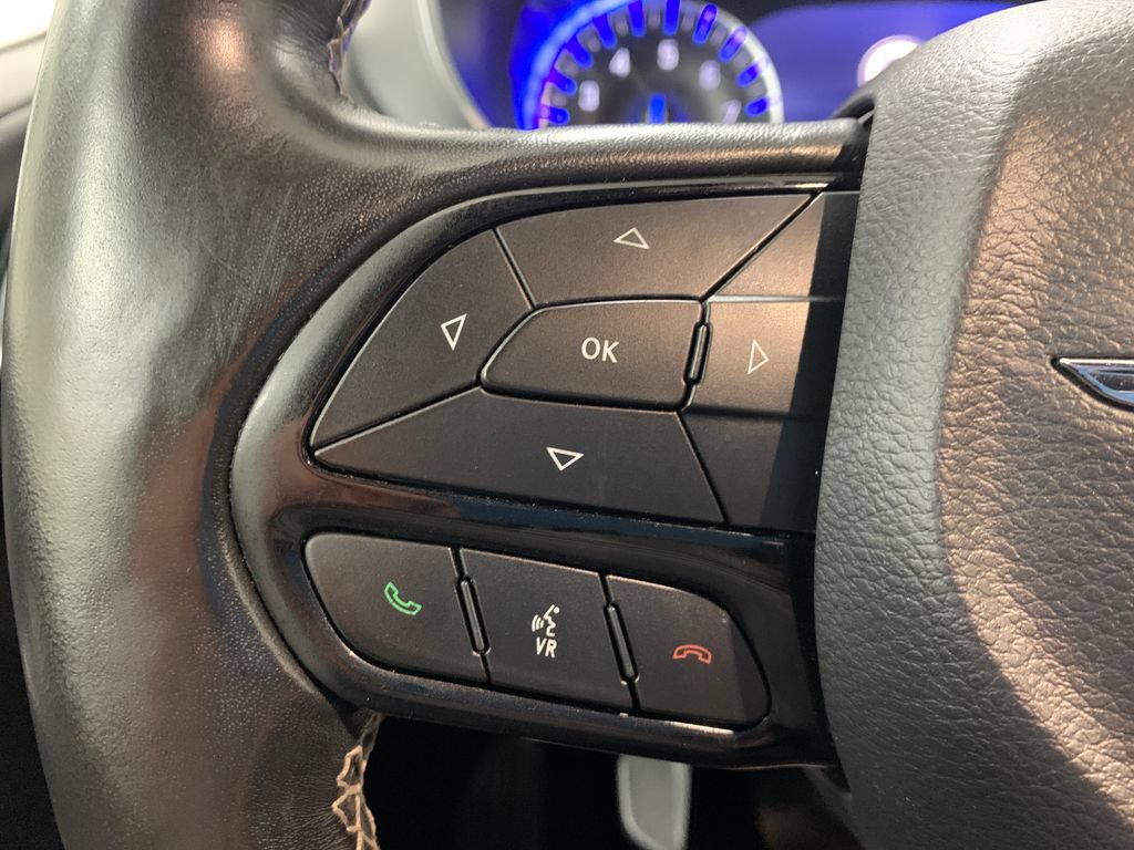 Used 2019 Chrysler Pacifica Touring-L Plus w/ Advanced Safetytec Group FWD image 27