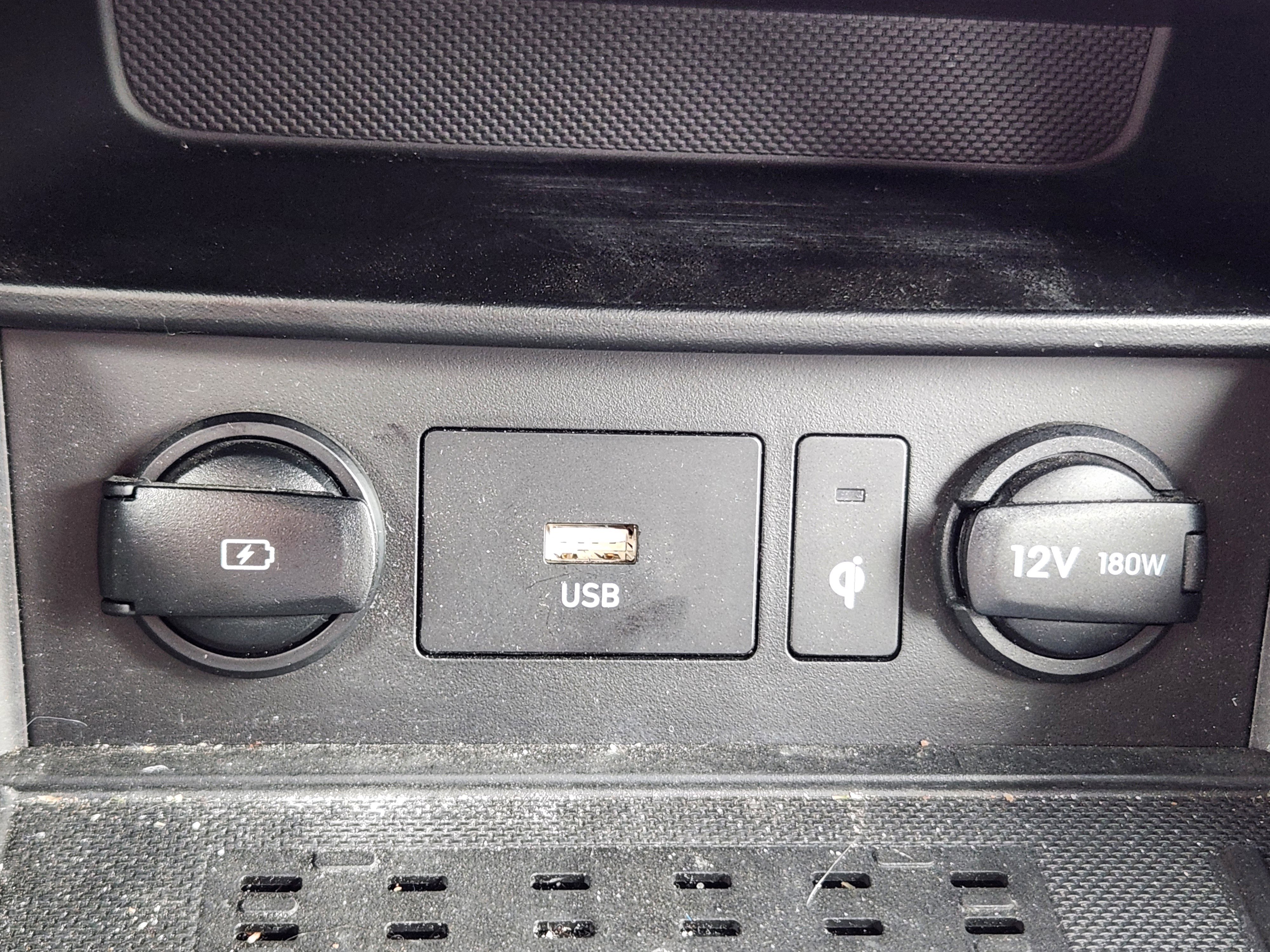 Used 2022 Hyundai Kona Limited AWD/4WD image 27