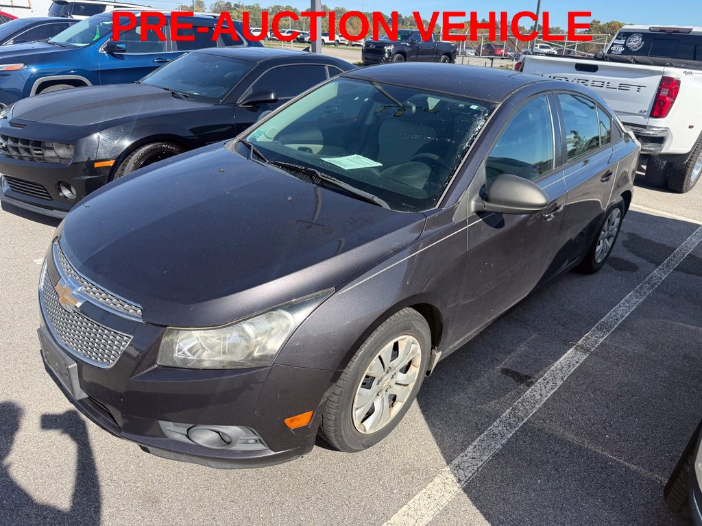 Used 2014 Chevrolet Cruze LS FWD image 2
