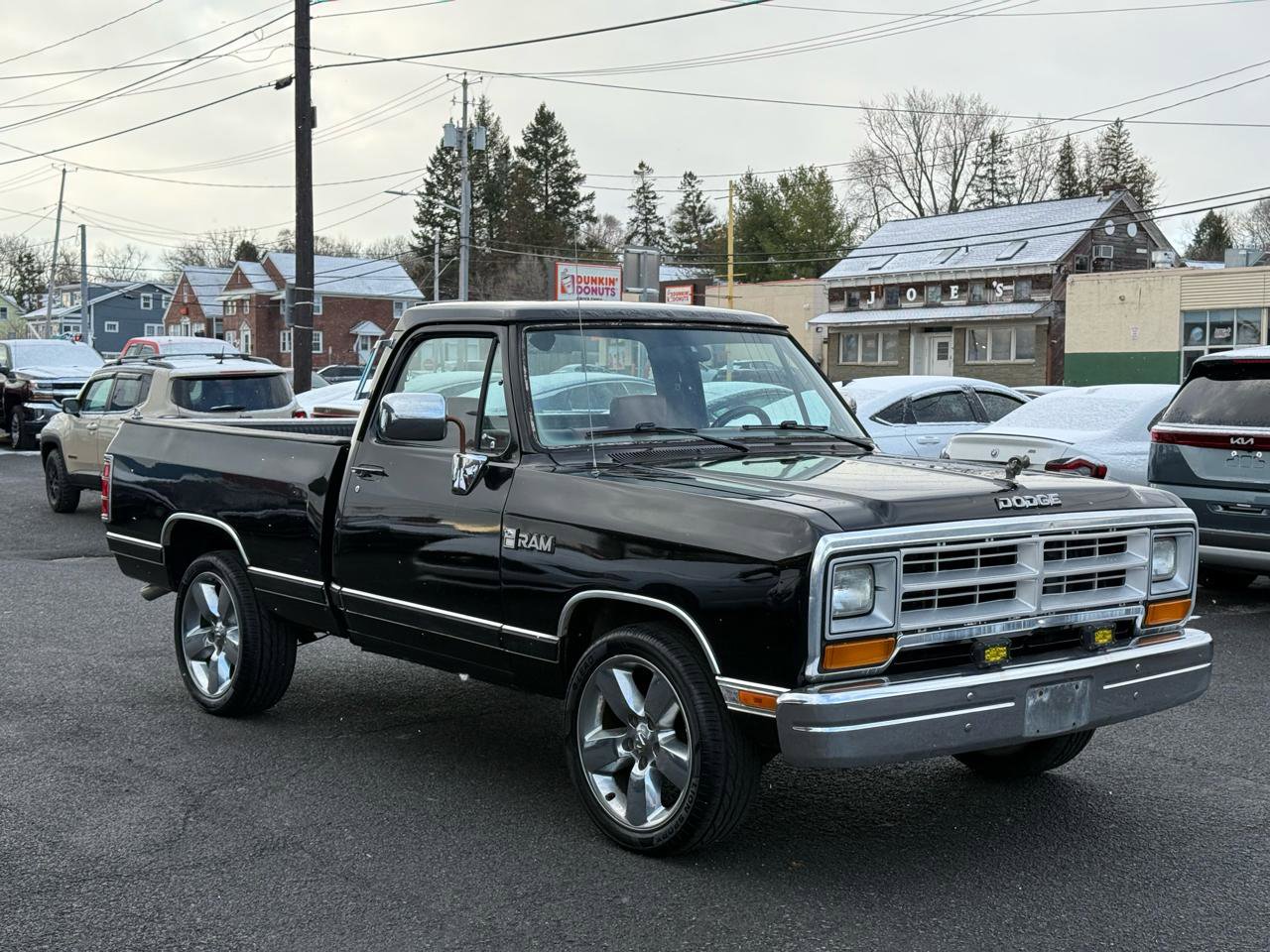 Used 1989 Dodge D/W Truck 100 RWD image 3