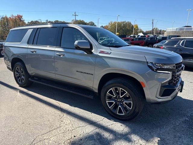 Used 2024 Chevrolet Suburban Z71 w/ Luxury Package image 7