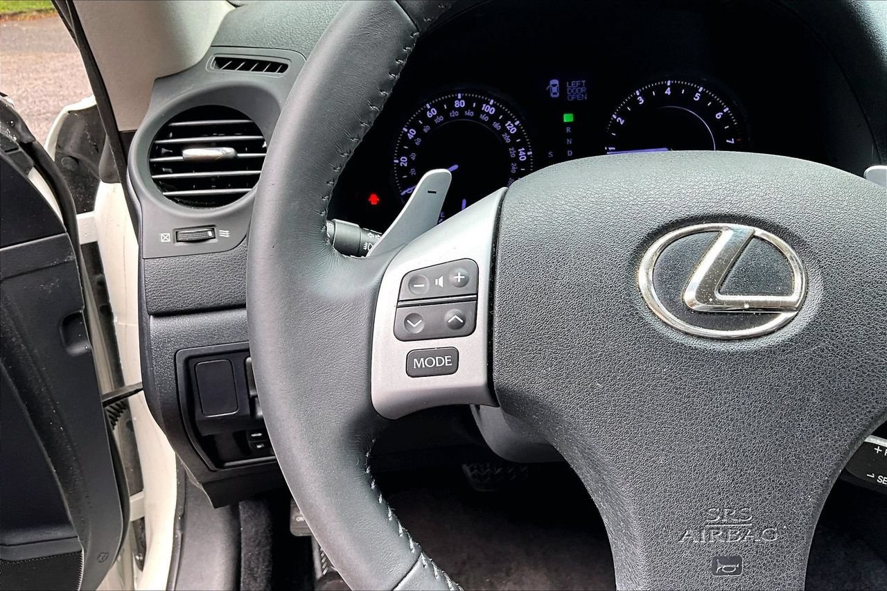 Used 2014 Lexus IS 250C w/ Luxury Package RWD image 9