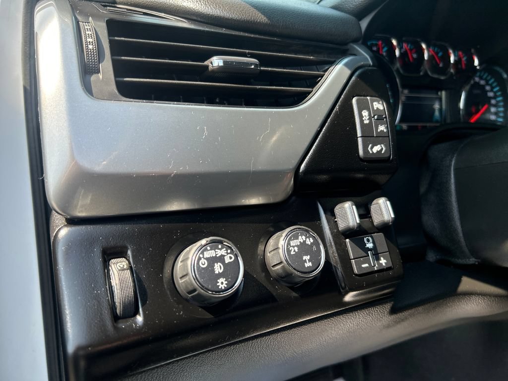 Used 2020 Chevrolet Suburban Premier AWD/4WD image 42