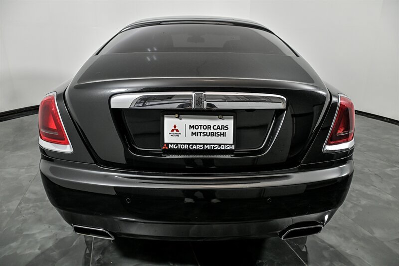 Used 2017 Rolls-Royce Wraith RWD image 8