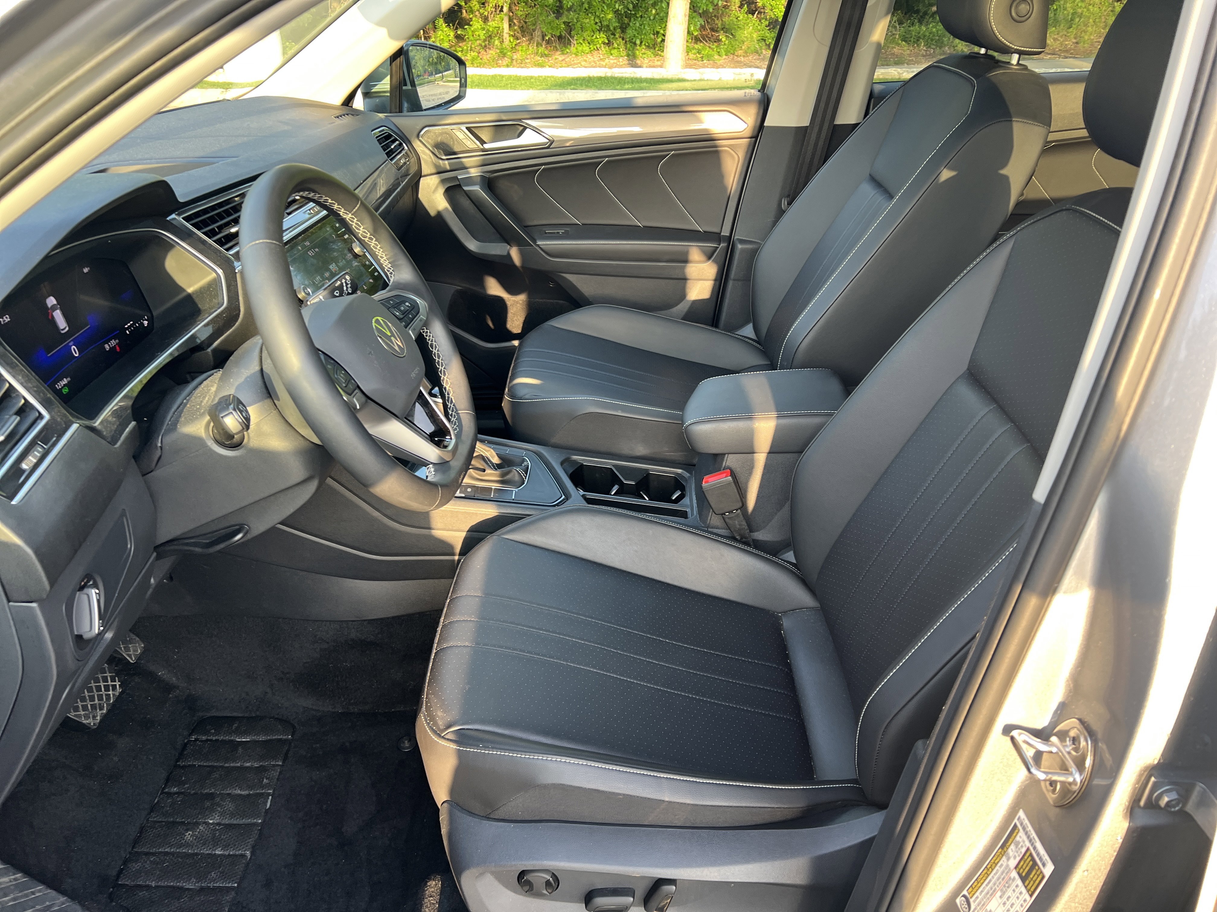 Certified 2024 Volkswagen Tiguan SE w/ Panoramic Sunroof Package FWD image 15