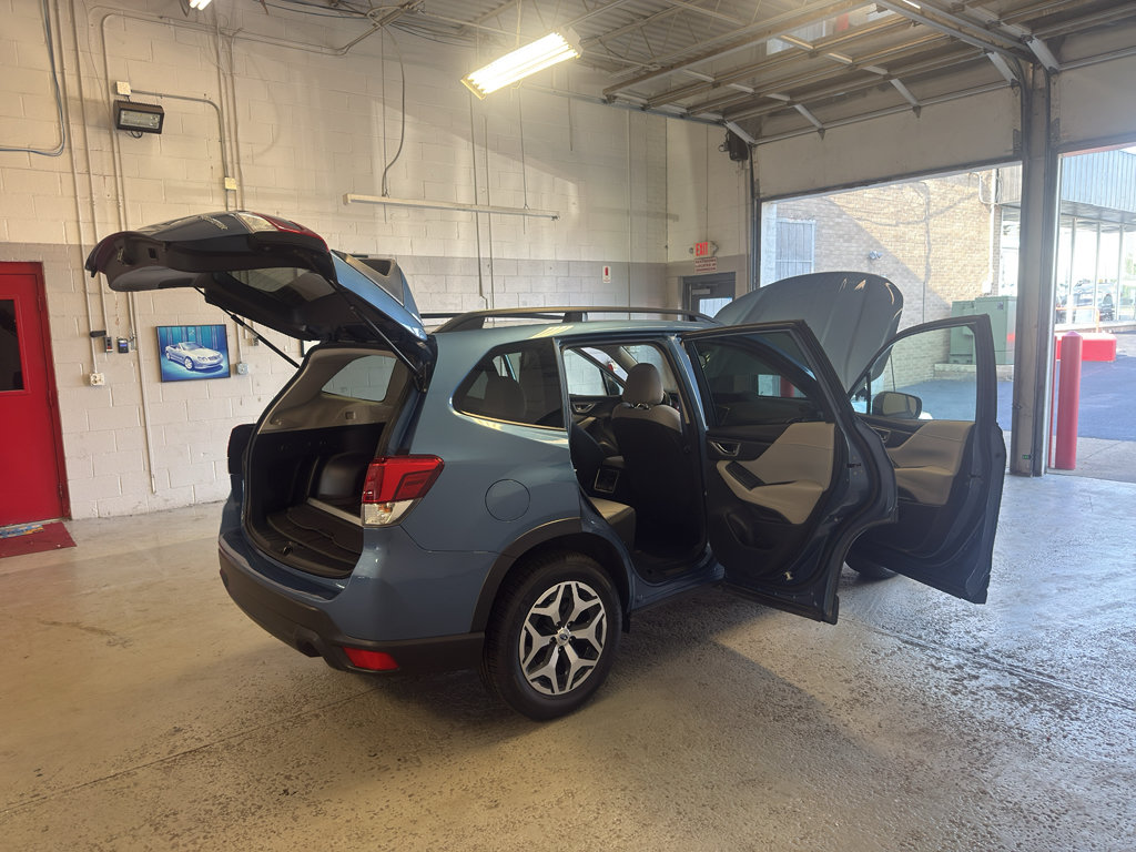 Used 2021 Subaru Forester Premium AWD/4WD image 14