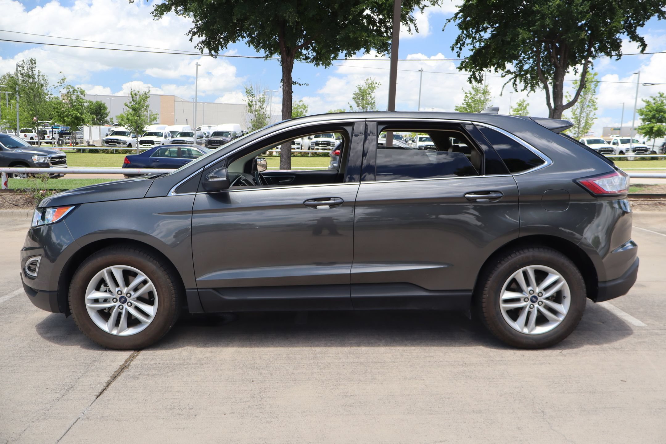 Used 2018 Ford Edge SEL w/ Equipment Group 201A FWD image 7