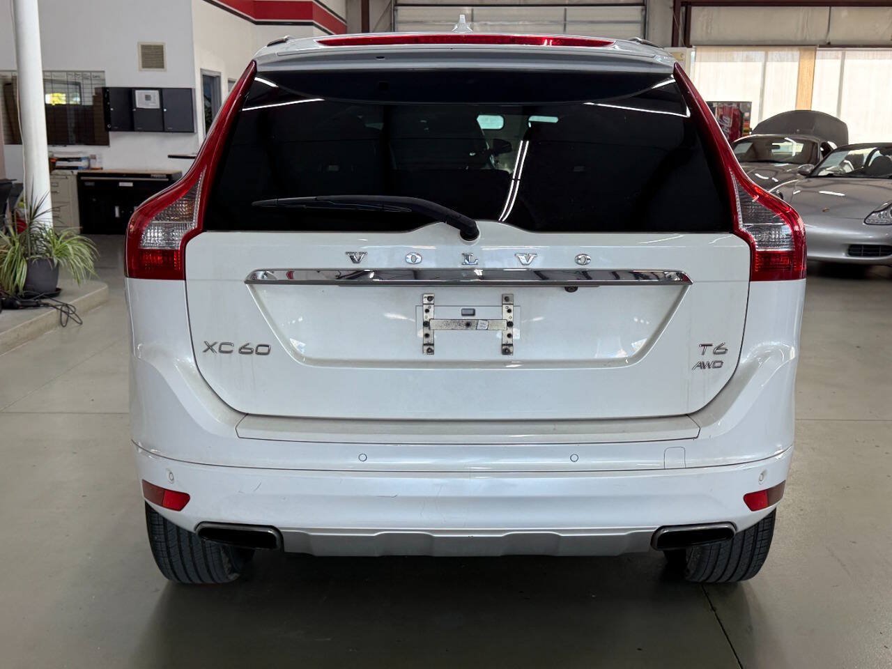 Used 2015 Volvo XC60 T6 w/ Protection Package AWD/4WD image 3