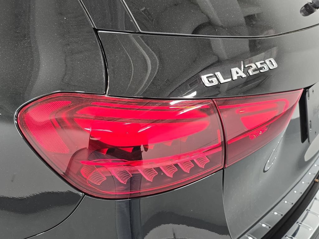Used 2025 Mercedes-Benz GLA 250 4MATIC image 27