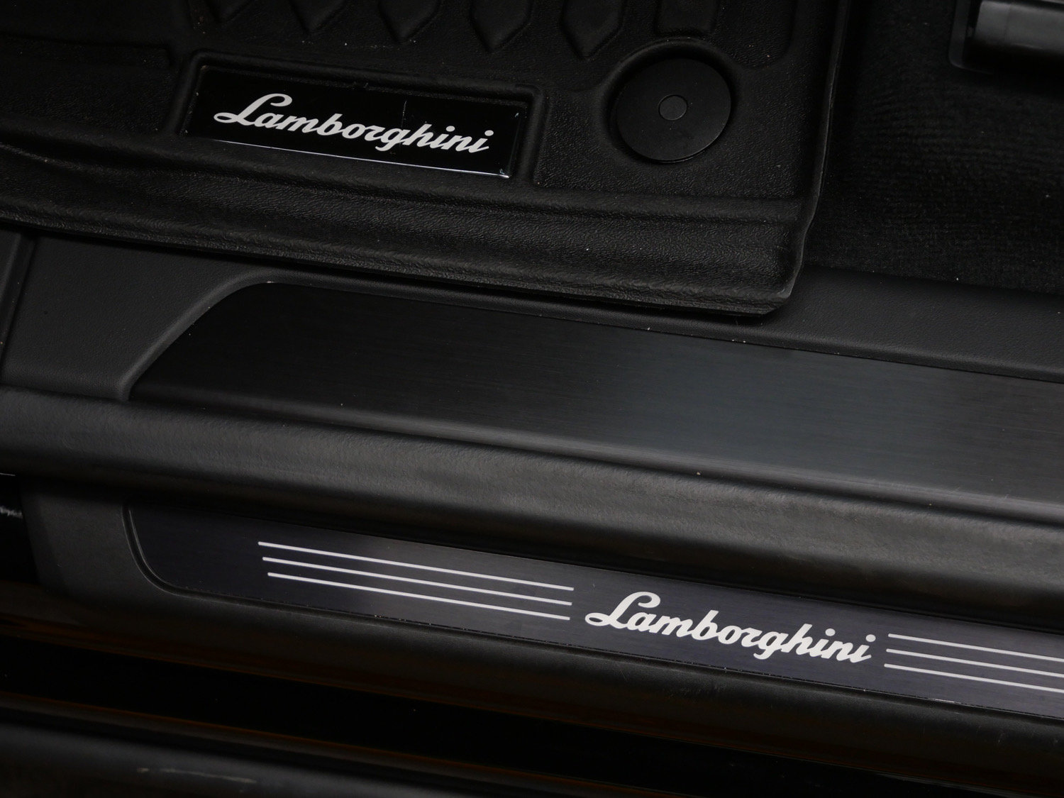 Used 2024 Lamborghini Urus S AWD/4WD image 18
