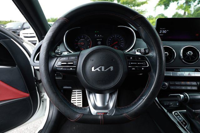Used 2022 Kia Stinger GT-Line w/ Sun & Sound Package RWD image 11