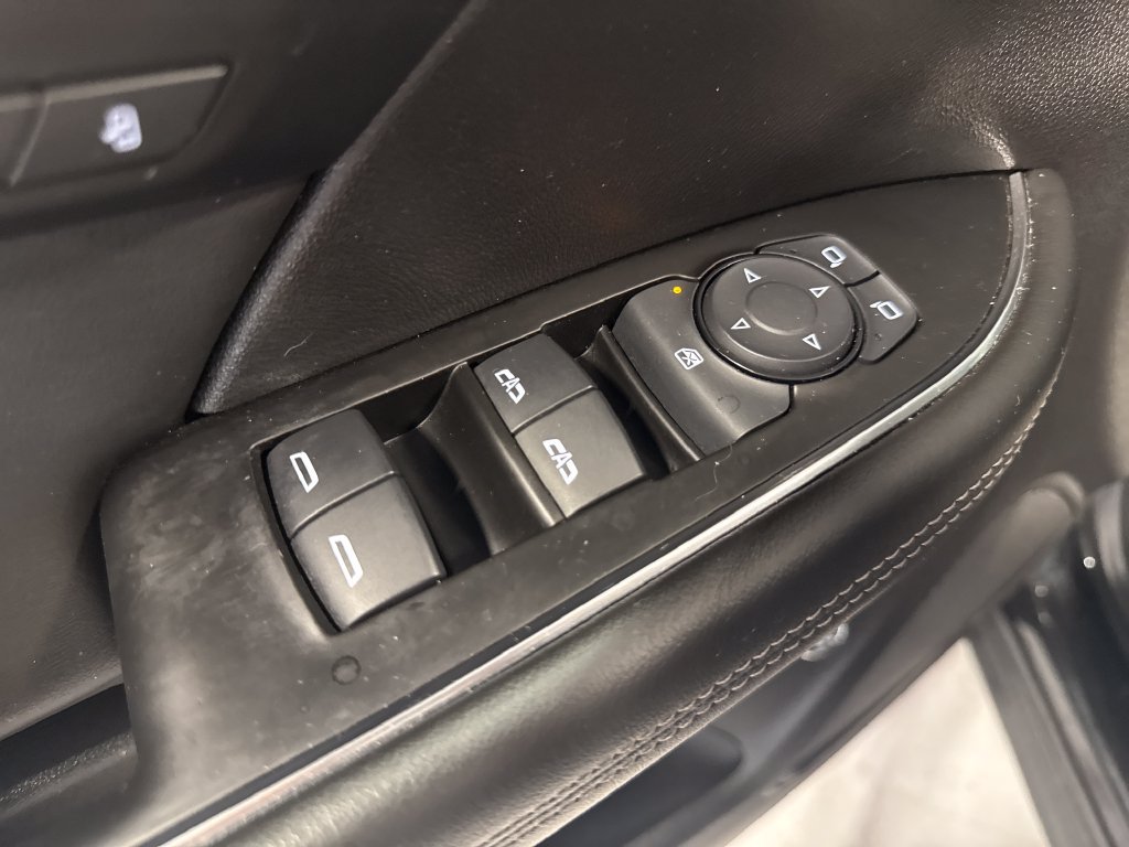 Used 2023 Buick Envision Essence w/ Sport Touring Package FWD image 29