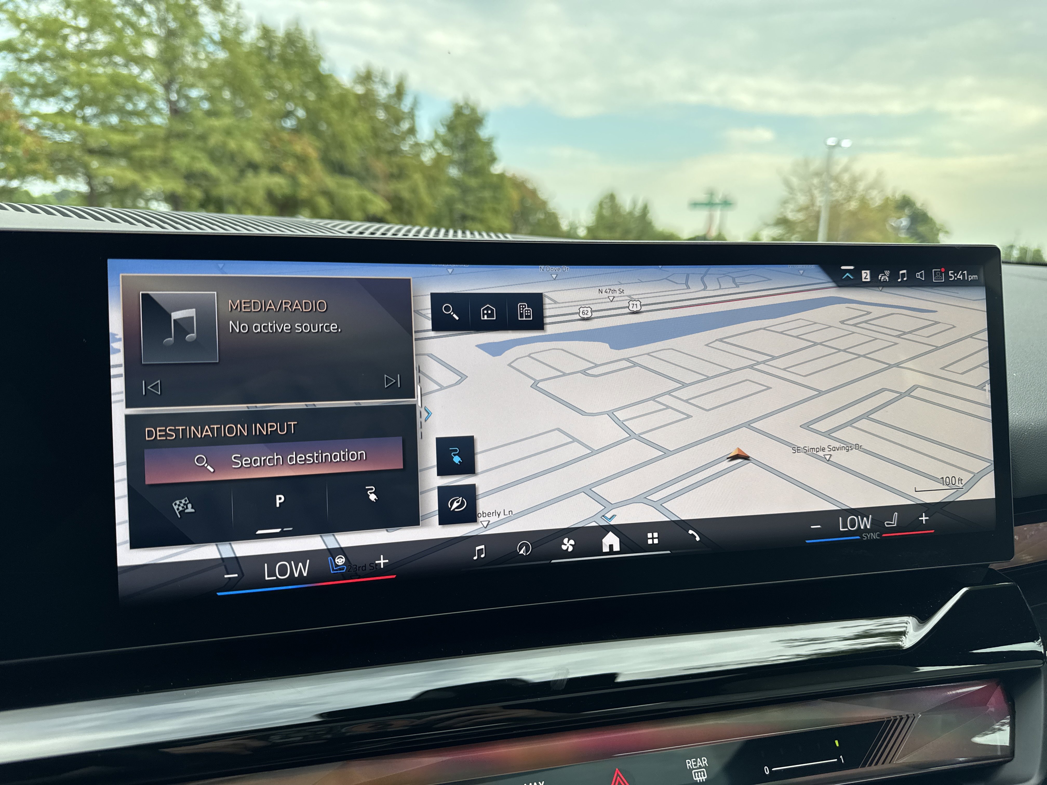 New 2026 BMW i5 eDrive40 w/ Premium Package image 13