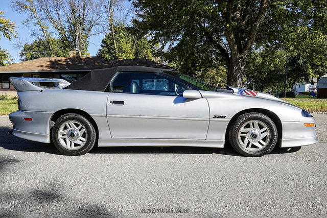Used 1995 Chevrolet Camaro Z28 RWD image 18