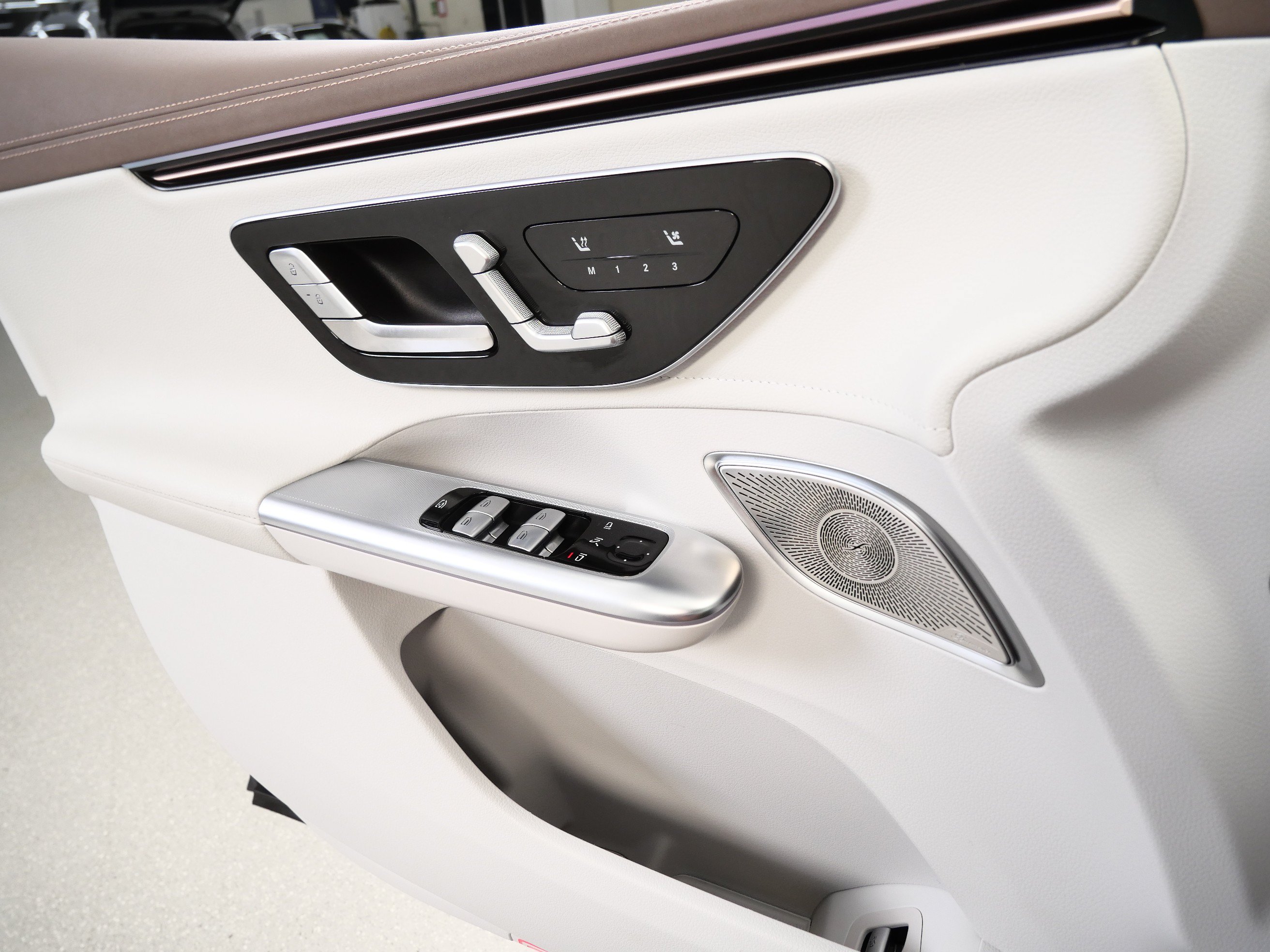 Certified 2023 Mercedes-Benz EQE 350+ 4MATIC SUV image 32