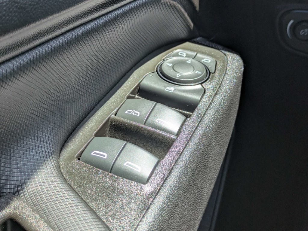 Used 2024 Chevrolet Equinox RS FWD image 25