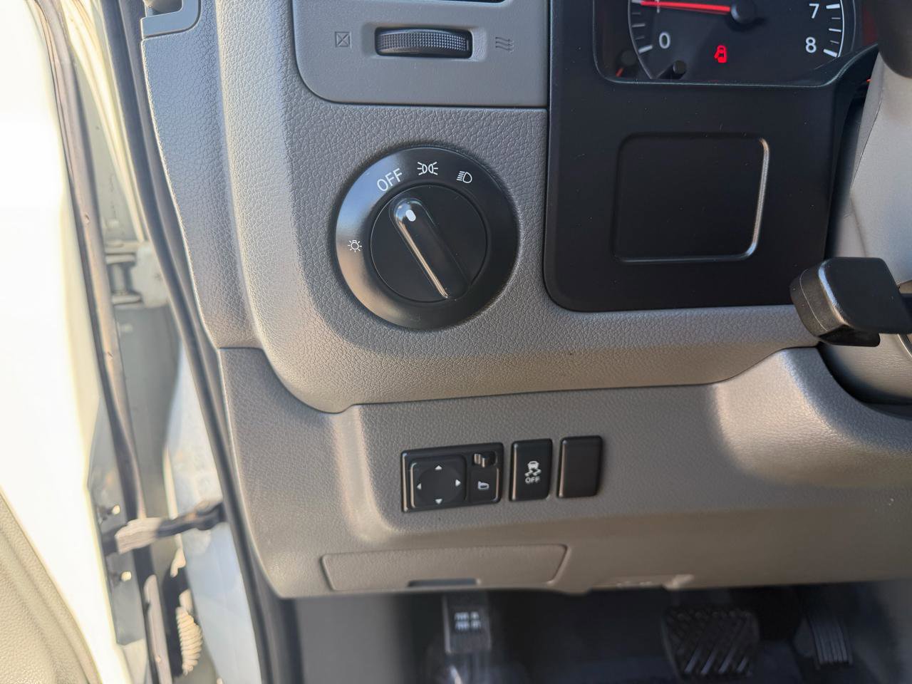 Used 2016 Nissan NV 2500 SV RWD image 13