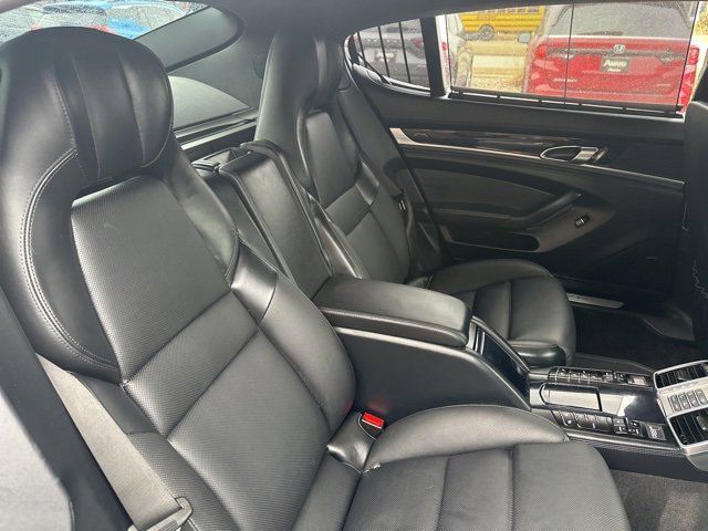 Used 2015 Porsche Panamera 4S Executive image 17