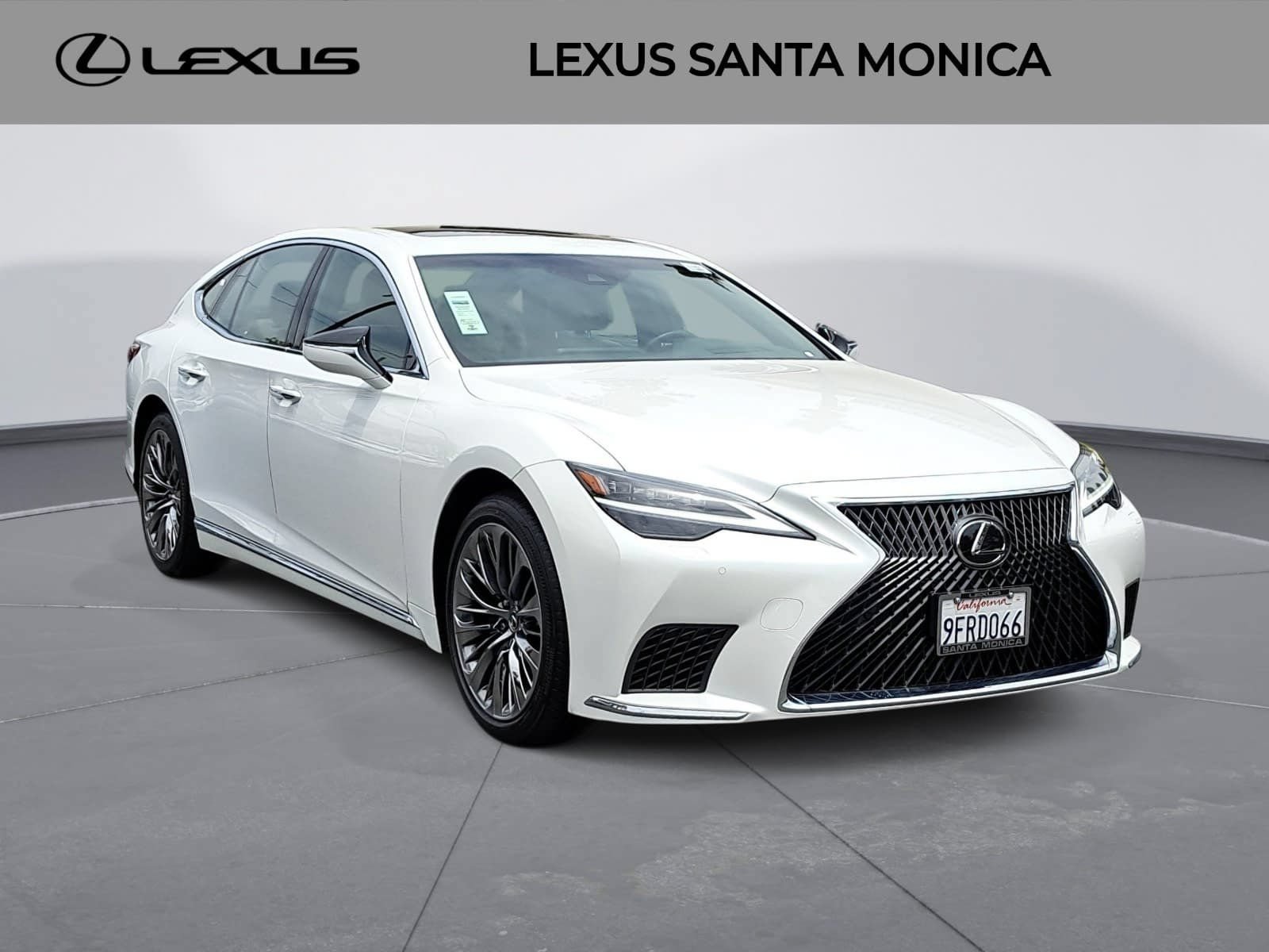 Used 2023 Lexus LS 500 w/ Accessory Package (Z1) RWD image 3