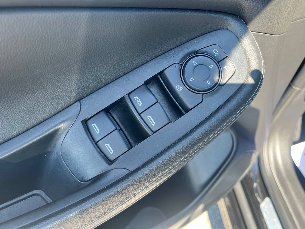 Used 2022 Buick Encore GX Essence w/ Sport Touring Package AWD/4WD image 17