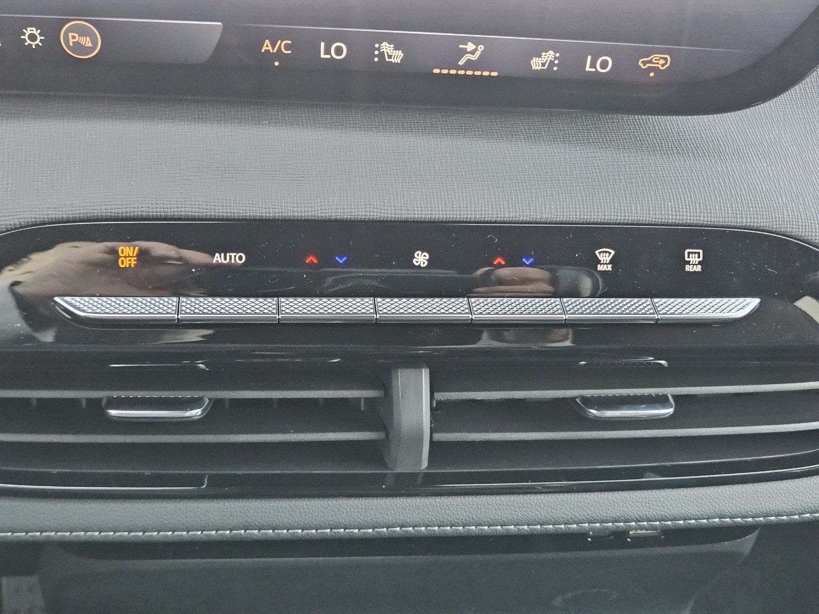 New 2026 Buick Enclave Preferred w/ Power Package FWD image 14